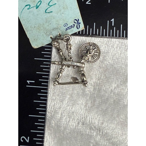 Vintage Beau Sterling Charm Spinning Wheel Sewing On Card - Picture 4 of 5